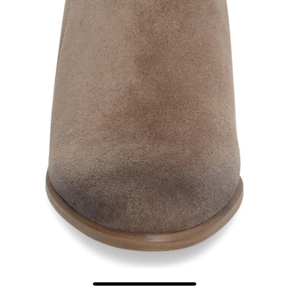 VINCE CAMUTO Francis Distressed Leather Ankle heel bootie women size 6.5 - Picture 3 of 9